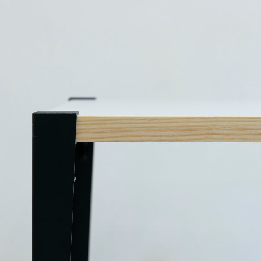 COLOR TABLE / Light gray x 4LEGS