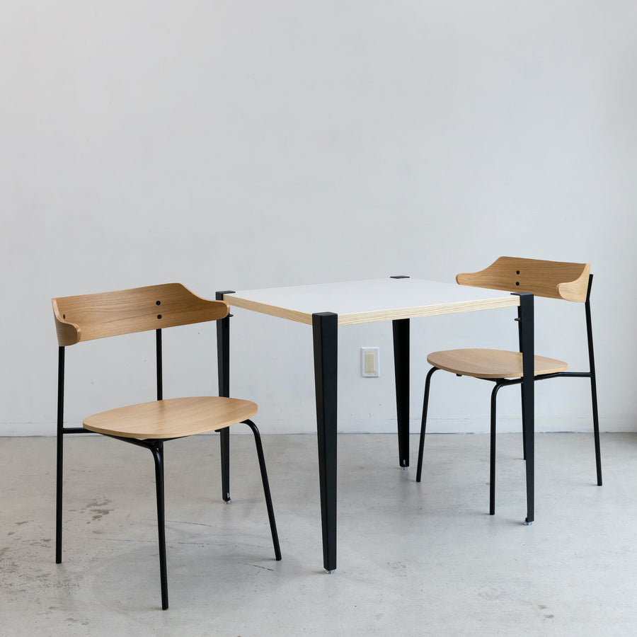 COLOR TABLE / Light gray x 4LEGS