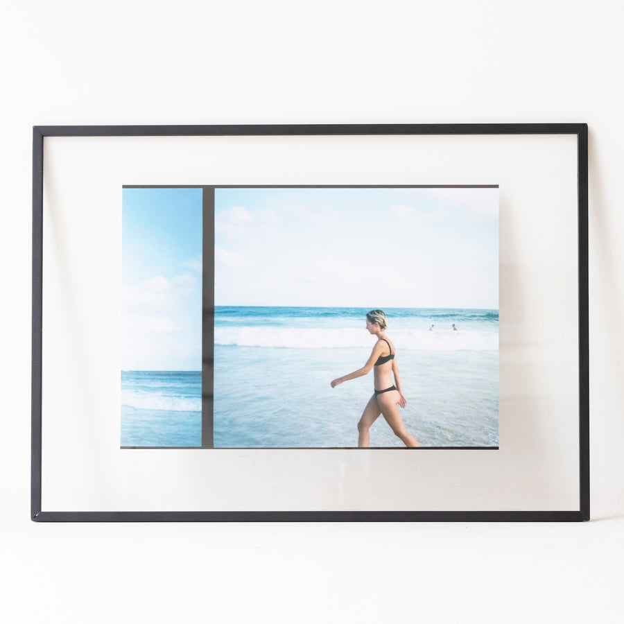 Bondi beach bikini girl / A2 bk frame