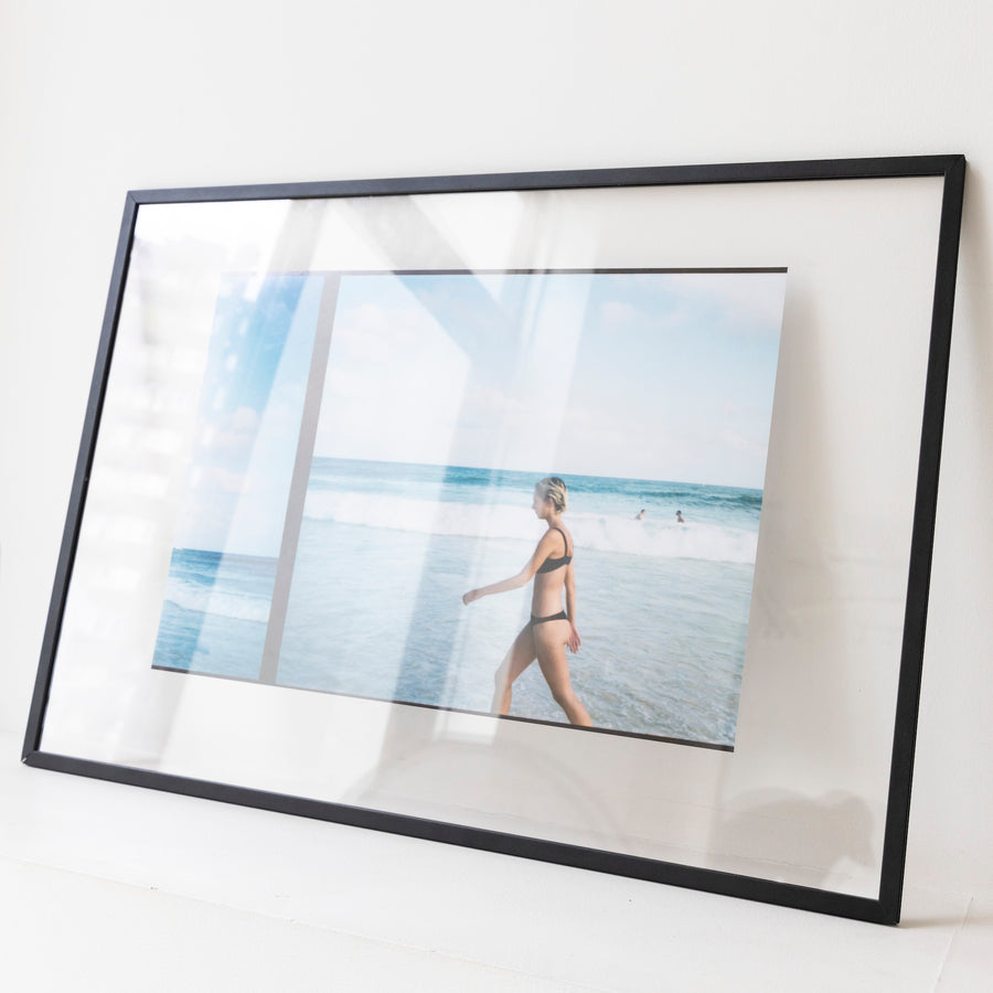 Bondi beach bikini girl / A2 bk frame