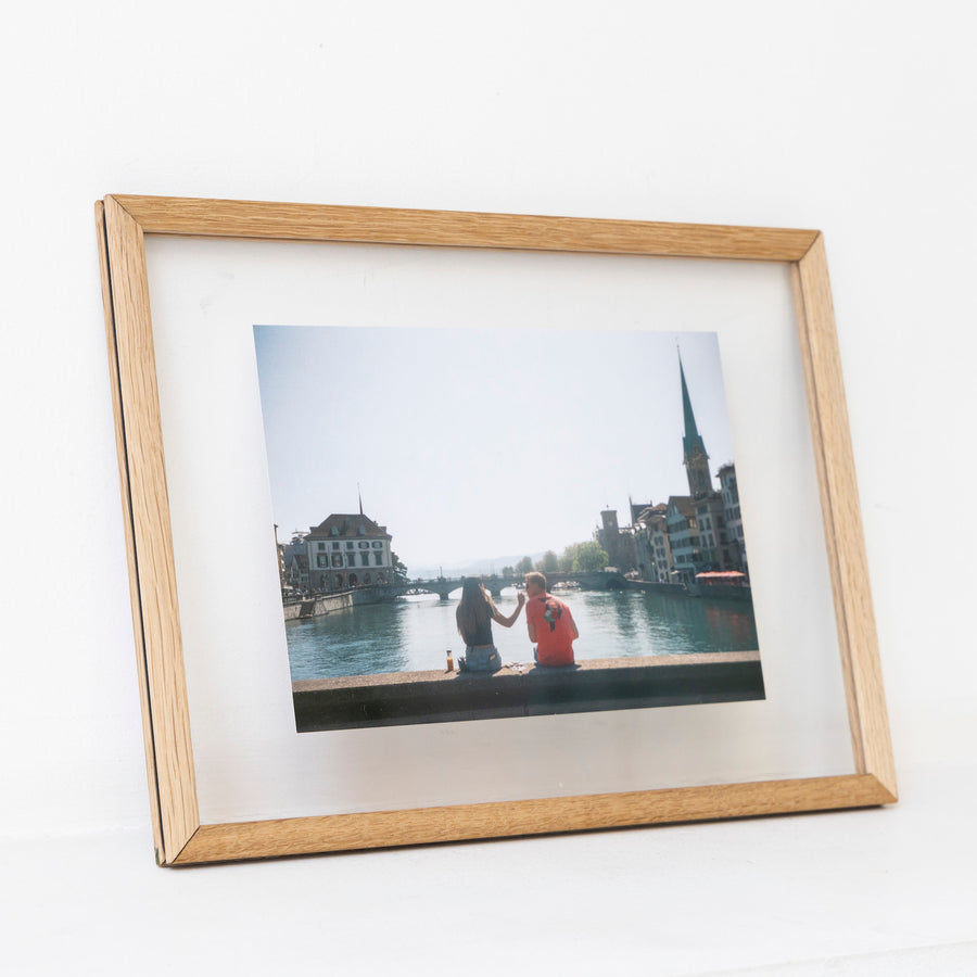 Lovely couple in Zurich / A4 oak frame