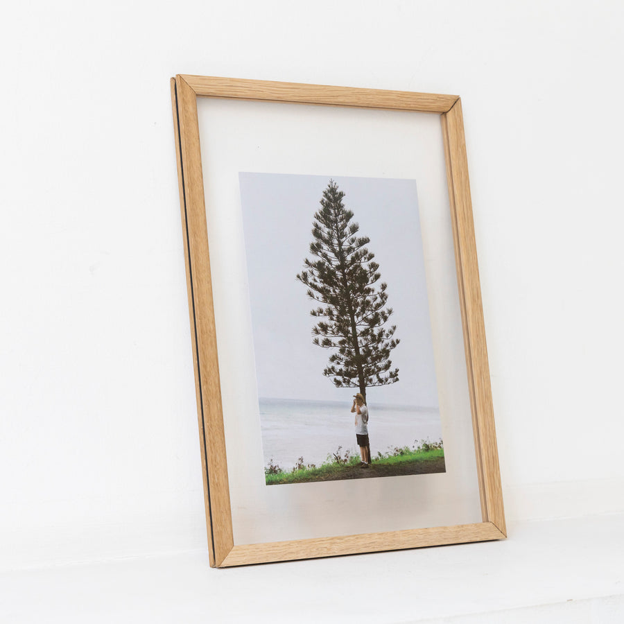 Tree cameraman / A4 bk frame